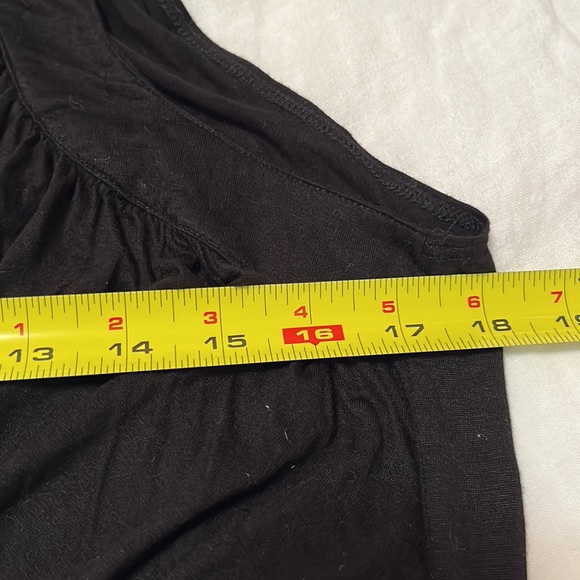 Jonathan Martin sleeveless black top - Medium - Picture 7 of 8